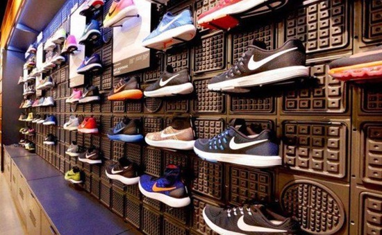 Nike có thể thiếu giày sản xuất tại Việt Nam