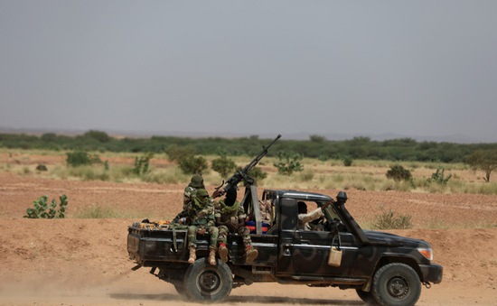 Nhiều tay súng đi xe máy đột kích ngôi làng ở Niger, sát hại 14 người