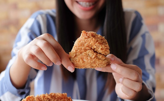 Tác dụng phụ ít người biết khi ăn thịt gà thường xuyên