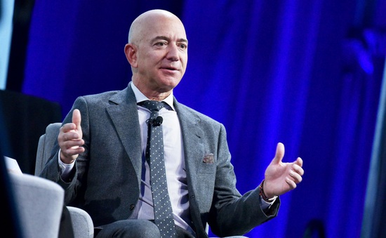 Tỷ phú Jeff Bezos và 27 năm xây dựng đế chế Amazon