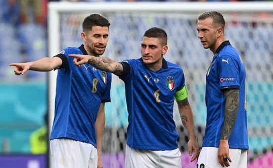 Italia vào bán kết UEFA EURO 2020 với dấu ấn từ bộ 3 tiền vệ trứ danh - Jorginho, Verratti và Barella