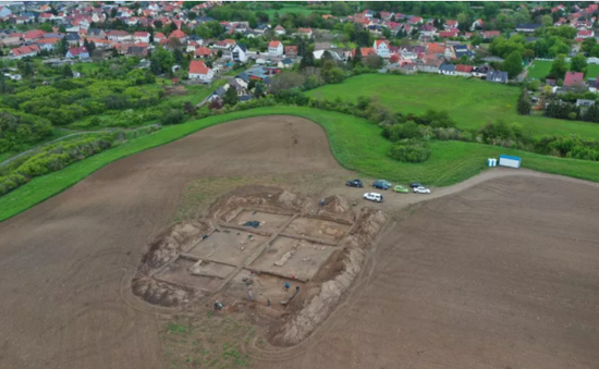 Tìm thấy dấu tích nhà thờ 1.000 năm tuổi thời Thánh chế La Mã tại Đức