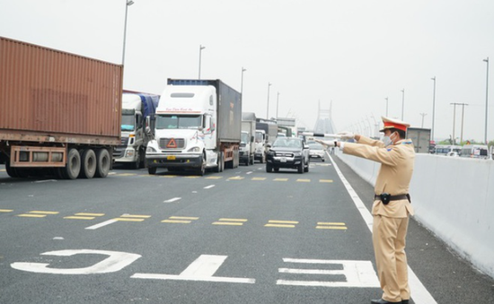 TP Hồ Chí Minh: Phương tiện dán mã QR được lưu thông xuyên suốt, tạo điều kiện vận chuyển hàng hóa