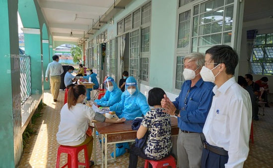 TP. Hồ Chí Minh tăng tốc, linh hoạt tiêm chủng vaccine COVID-19