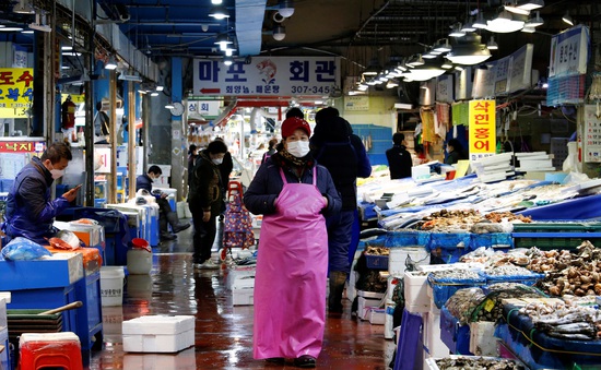 Hàn Quốc đối mặt nguy cơ suy thoái kép