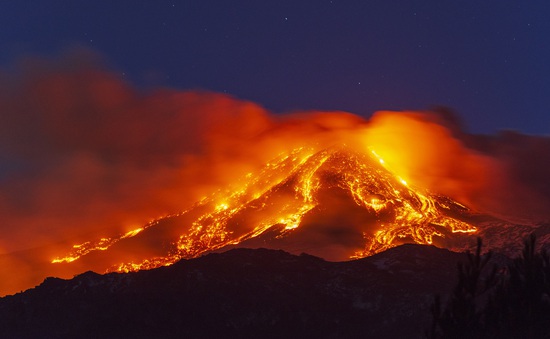 Núi lửa hoạt động mạnh nhất châu Âu cao hơn hàng chục mét sau 6 tháng