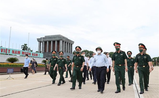 Thủ tướng kiểm tra công tác tu bổ Lăng Chủ tịch Hồ Chí Minh