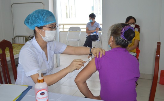 Tiêm thử nghiệm giai đoạn 2 vaccine COVIVAC cho các tình nguyện viên tại Thái Bình