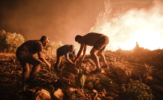 Cháy rừng ở Thổ Nhĩ Kỳ: Số nạn nhân thiệt mạng tăng lên 8 người, du khách sơ tán khẩn cấp