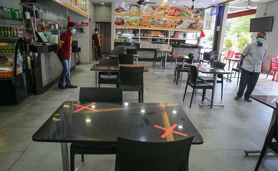 Malaysia: Các nhà hàng chưa muốn mở cửa trở lại do lo ngại dịch COVID-19