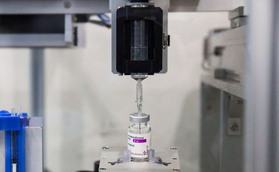 Robot chia liều vaccine COVID-19 tại Thái Lan