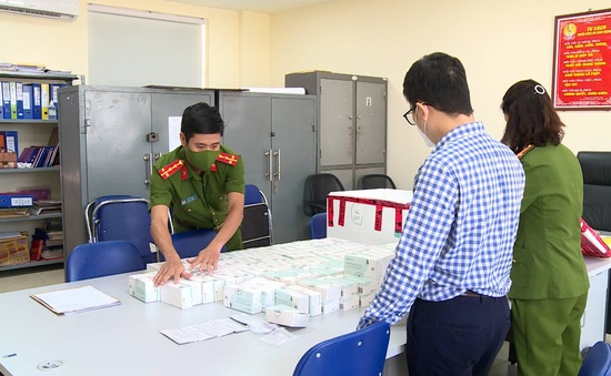 Bị thu giữ hàng nghìn kit test COVID-19 nhập lậu, người bán nói "muốn người Việt được dùng hàng tốt"