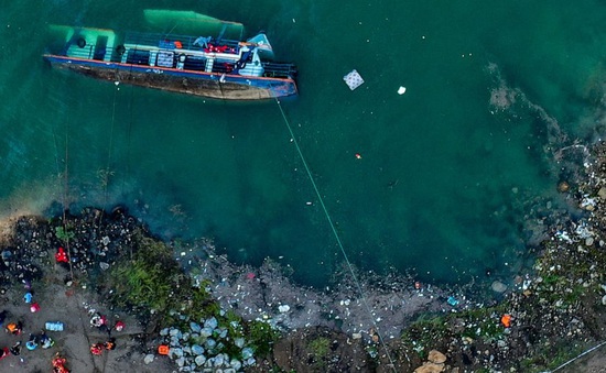 Lật tàu trên sông ở Trung Quốc, ít nhất 10 người tử vong, nhiều người mất tích
