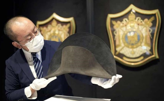 Đấu giá chiếc mũ của Hoàng đế Napoleon được xác định nhờ công nghệ ADN