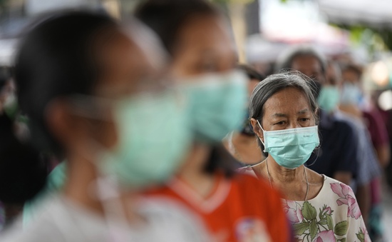 Thái Lan chuẩn bị tiêm vaccine COVID-19 cho trẻ từ 12 tuổi
