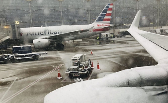 Mỹ hủy gần 5000 chuyến bay do bão tuyết