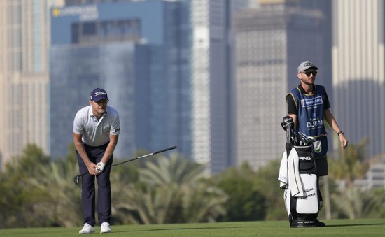 Justin Harding dẫn đầu sau vòng 3 giải golf Dubai Desert Classic