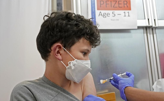 Mỹ phê duyệt vaccine Pfizer làm mũi tiêm tăng cường cho trẻ 12 - 15 tuổi