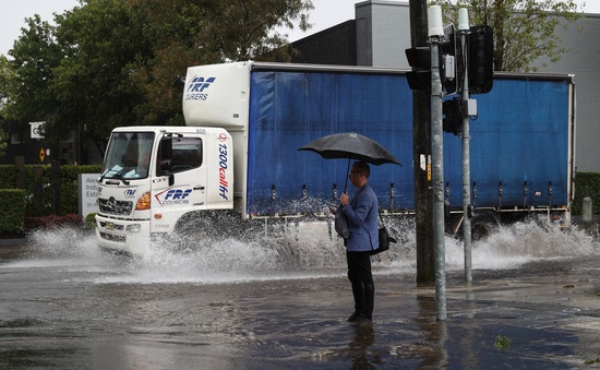 Mưa lớn giảm bớt ở miền Đông Australia, mối đe dọa lũ lụt vẫn tiềm ẩn