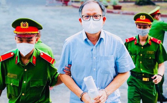 Cựu Phó Bí thư Thành ủy TP Hồ Chí Minh Tất Thành Cang tiếp tục hầu tòa