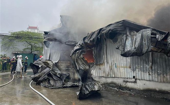 Kho xưởng bị cháy ở Hà Đông khiến 1 người thiệt mạng vẫn hoạt động dù bị đình chỉ