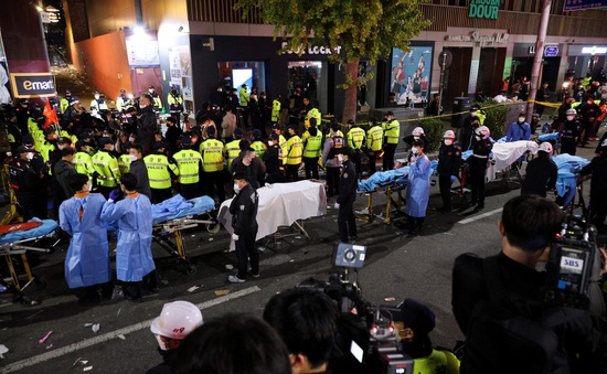 Tâm trạng bàng hoàng và không khí tang thương bao trùm Seoul sau thảm họa giẫm đạp