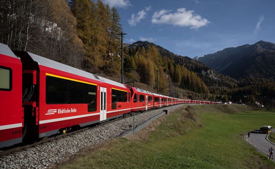 Đường sắt Thụy Sỹ lập kỷ lục thế giới với đoàn tàu dài gần 2km
