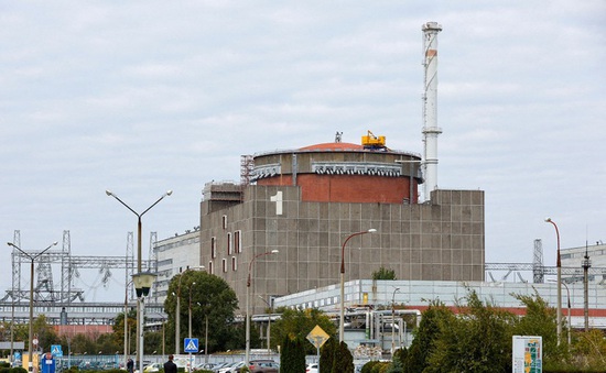 Pháo kích rung chuyển nhà máy hạt nhân Zaporizhzhia