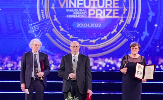 Chủ nhân Giải thưởng VinFuture tiết lộ về việc sử dụng khoản thưởng triệu đô