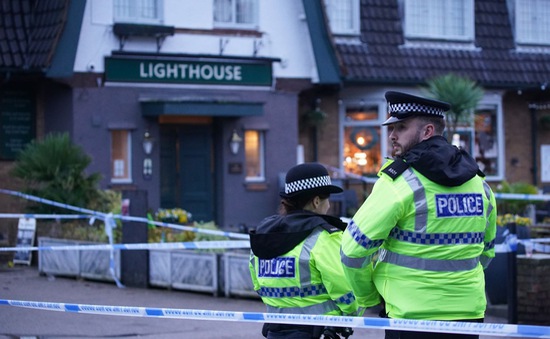 Một người thiệt mạng, nhiều người bị thương sau vụ nổ súng trong đêm Giáng sinh ở Anh
