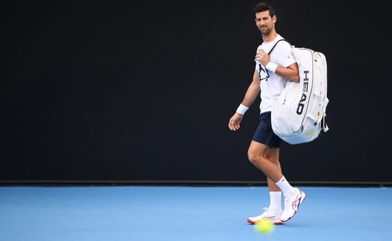 Novak Djokovic trở lại Australia sau 1 năm bị trục xuất
