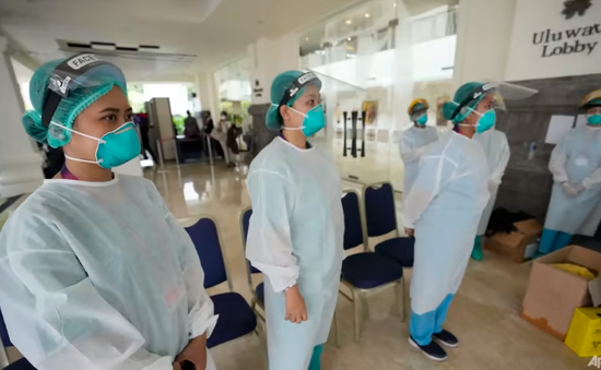 Indonesia dỡ bỏ các hạn chế COVID-19 còn lại khi số ca mắc và nhập viện giảm thấp