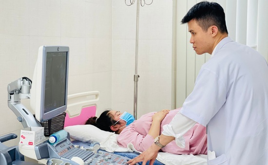 Khâu vòng cổ tử cung giữ thai thành công cho thai phụ mang thai 32 tuần đã chuyển dạ