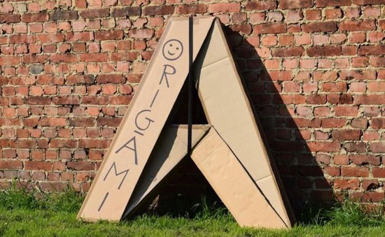 Lều tạm bằng bìa carton cho người vô gia cư tại Bỉ
