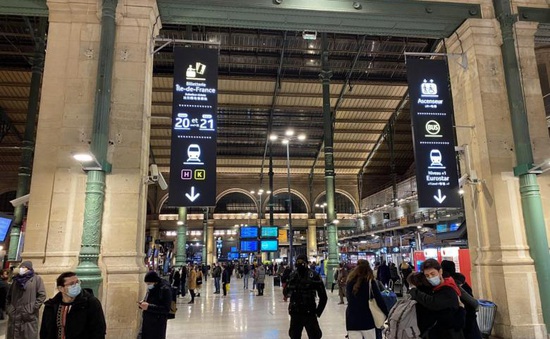 Pháp: Cảnh sát hạ gục đối tượng tấn công bằng dao tại nhà ga Paris