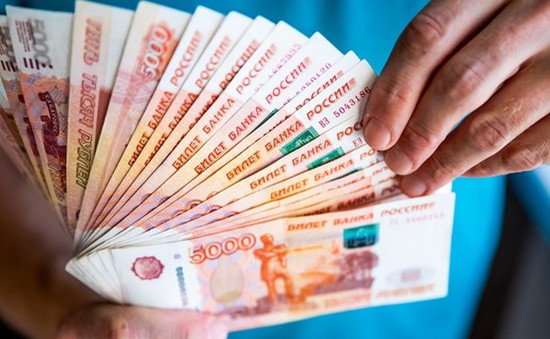 Đồng Ruble Nga rơi xuống đáy mới