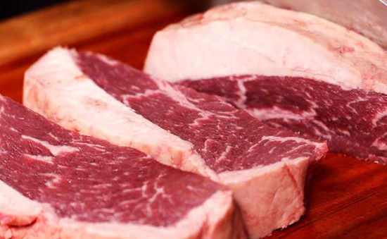 Ăn quá nhiều thịt có thể gây ra các vấn đề sức khỏe nghiêm trọng ở nam giới