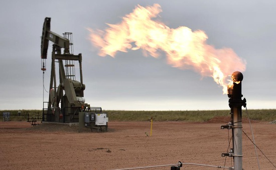 Mỹ cân nhắc trừng phạt lĩnh vực dầu khí Nga