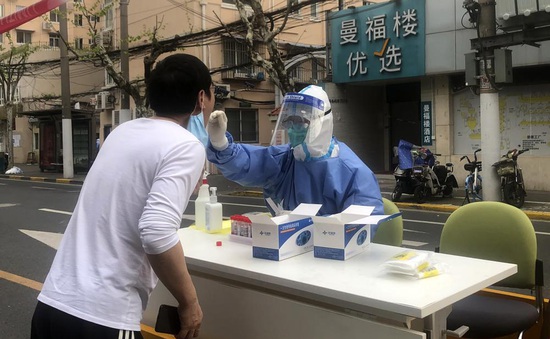 Thượng Hải nới lỏng phong tỏa ở một số khu vực bất chấp số ca nhiễm COVID-19 tăng