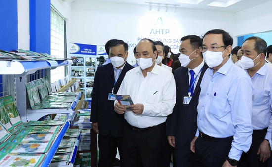 Chủ tịch nước thăm Khu Nông nghiệp công nghệ cao TP Hồ Chí Minh