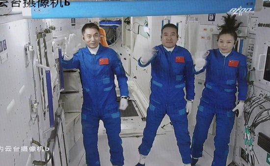 Ba phi hành gia Trung Quốc hạ cánh xuống Trái đất sau 6 tháng trên trạm vũ trụ