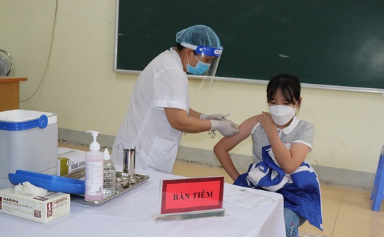 Bộ Y tế: Tiếp tục tăng cường triển khai tiêm vaccine phòng COVID-19