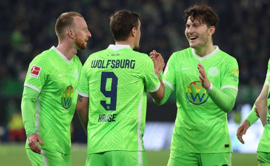 Max Kruse tỏa sáng, Wolfsburg thắng đậm Mainz 05 trên sân nhà
