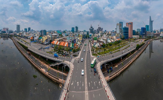 Thông xe đường song hành Võ Văn Kiệt nối trung tâm TP Hồ Chí Minh