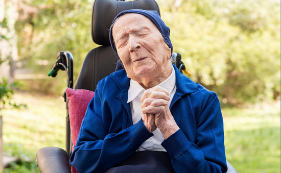Nữ tu sĩ Pháp 118 tuổi là người cao tuổi nhất thế giới hiện nay