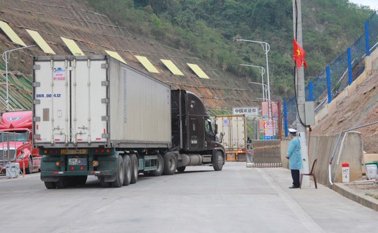 Bộ Tài chính nói gì trước phản ánh có sự biến tướng khi thông quan tại cửa khẩu Tân Thanh?