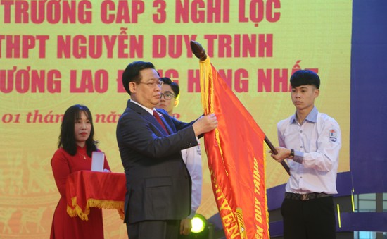 Kỷ niệm 60 năm lập Trường THPT Nguyễn Duy Trinh