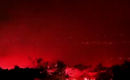 Cháy rừng dữ dội tại California, gần 1.000 hộ gia đình phải sơ tán