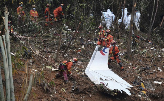 Wall Street Journal: Vụ rơi máy bay China Eastern Airlines tại Trung Quốc không phải là tai nạn bất ngờ