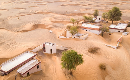 Ngôi làng bị "nuốt trọn" trong cát - tương lai không sự sống ở vùng Vịnh